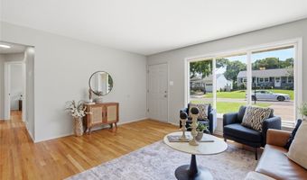 8233 Marvale Ln, Affton, MO 63123