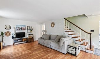 61 Harlem St, East Providence, RI 02916