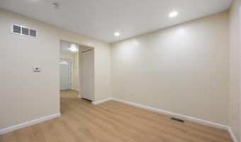 738 W BIRCHTREE Ln, Claymont, DE 19703