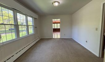 4 Noonan Ln, Albany, NY 12209