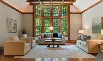 9 Scitterygussett Dr, Falmouth, ME 04105