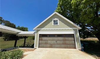 156 Lake Oglethorpe Dr, Arnoldsville, GA 30619