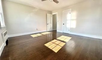 426 Metacom Ave 2, Bristol, RI 02809