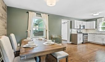 3839 Woodleaf Rd, Charlotte, NC 28205