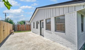 404 Comanche Trl, Altus, OK 73521