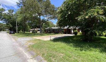 2012 Yelton Dr, Camden, SC 29020