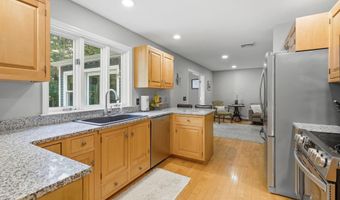 19 Tamarack Ln, Amherst, NH 03031