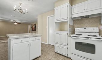 345 Lakeside Dr, Altus, OK 73521