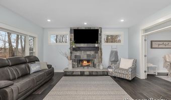 8790 Laurel Ridge Dr SE, Alto, MI 49302