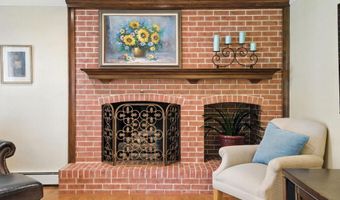 35 Shaw Dr, Bedford, NH 03110