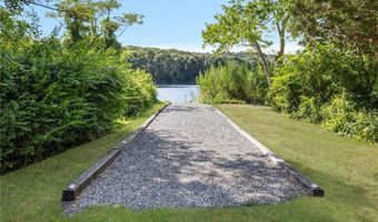 133 Bridgetown Rd, Narragansett, RI 02882