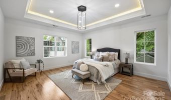 910 Everett Pl, Charlotte, NC 28205