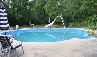 409 E. Elm St, Albion, IL 62806