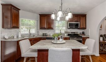 30 Warren Ave, Johnston, RI 02919