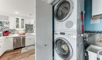 317 America St, Newport, RI 02840