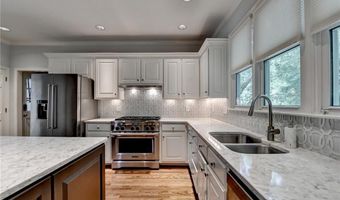 5970 Rachel Rdg, Peachtree Corners, GA 30092