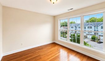 8 Old Oak Dr 8, Brookfield, CT 06804
