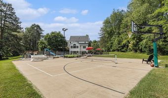 10310 E Rivershore Dr SE, Alto, MI 49302