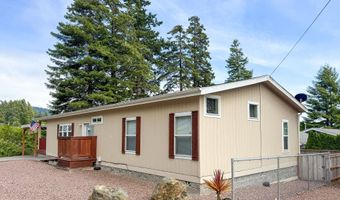 631 HASSETT St, Brookings, OR 97415