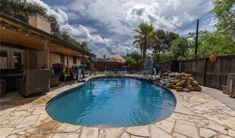1204 Live Oak Dr, Alice, TX 78332