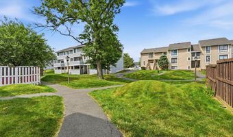 8604 VILLAGE Way 04/8604F, Alexandria, VA 22309