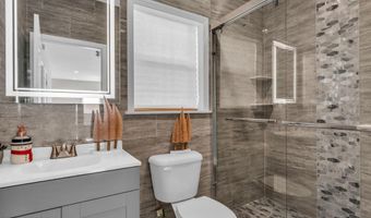 315 Parisen Ave, Bayville, NJ 08721