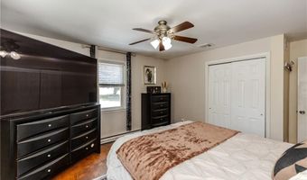 7 Oakcrest Dr, North Providence, RI 02904