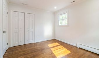 8 Laurel Dr, Brookfield, CT 06804