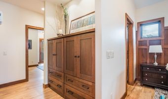 505 N Pasque Flower Trl, Brandon, SD 57005