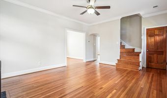 121 S FENWICK St, Arlington, VA 22204