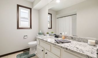 1210 S Douglas Ave, Arlington Heights, IL 60005