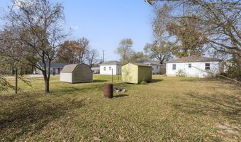 304 E Cofield St, Aurora, MO 65605