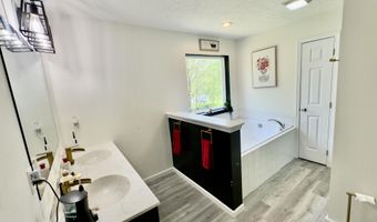2292 Bismark Rd, Blakeslee, PA 18610
