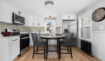 17 Loring St, Cranston, RI 02920