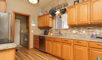 712 S 7th Ave, Brandon, SD 57005