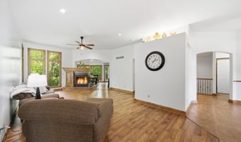 1210 E Rolling Hills Dr, Augusta, KS 67010
