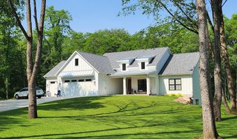 6591 Phoenix Ct SE, Alto, MI 49302