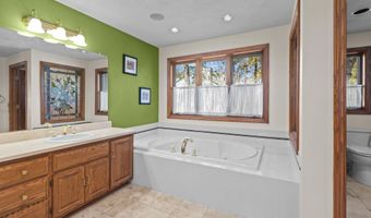 2800 SCHAEFER Cir, Appleton, WI 54915