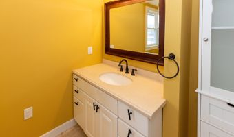 135 Middlesex Ave, Chester, CT 06412