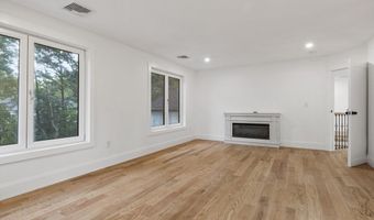 130 Zoar Ave, Attleboro, MA 02703