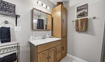800 Kaitlynn Ave, Anamosa, IA 52205