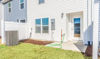 205 Maddox Dr, Aberdeen, NC 28315