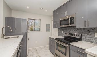 615 Broadway 68, Amityville, NY 11701