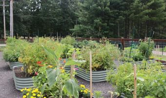 4 Longview Dr 403, Atkinson, NH 03811