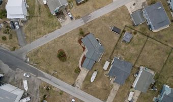 203 Old Causeway Rd, Atlantic Beach, NC 28512