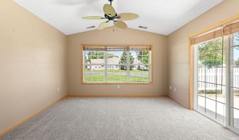 2100 Burr Oak Dr Ln B, Austin, MN 55912