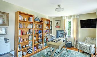 102 Cranberry Ter, Cranston, RI 02921