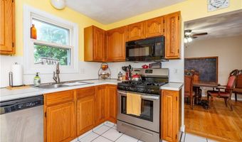 65 Jeri Lynn Cir, Warwick, RI 02886