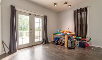627 NE 6th, Dyersville, IA 52040