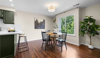 7 Southcreek Ct D, Amherst, NY 14051